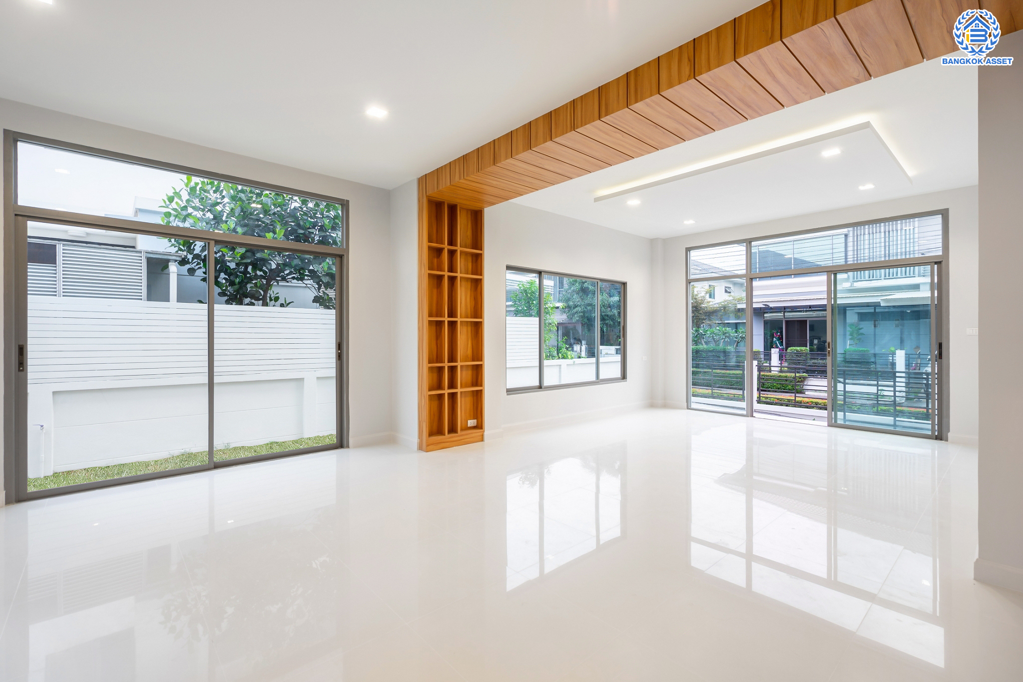 บ้านมือสองตกแต่งใหม่ ม.เพอร์เฟคเพลส แจ้งวัฒนะ บ้านเดี่ยวหลังใหญ่ เนื้อที่ 61.9 ตร.ว. ฟังก์ชัน 3 ห้องนอน 4 ห้องน้ำ 1 ห้องแม่บ้าน จอดรถได้ 2 คัน รองรับทุกการอยู่อาศัย บนทำเลศักยภาพ ใกล้เซ็นทรัลแจ้งวัฒนะ ทางด่วน และรถไฟฟ้าสายสีชมพู "สถานีแยกปากเกร็ด"